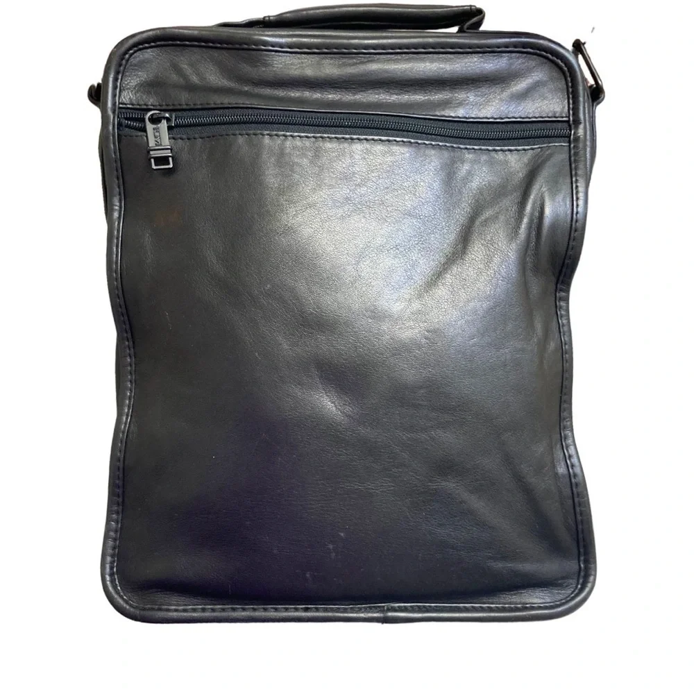 Tumi vintage black leather mens messenger bag